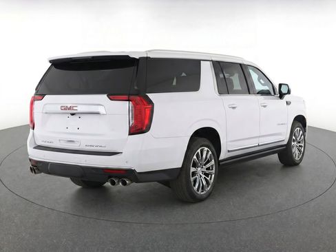 Used 2023 GMC Yukon XL Denali AWD/4WD image 4