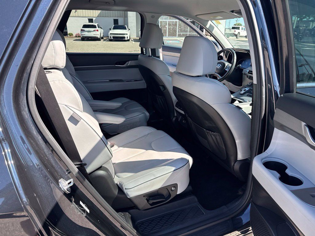 Used 2025 Hyundai Palisade SEL FWD image 11