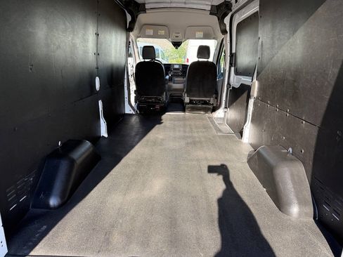 Used 2023 Ford Transit 250 Medium Roof AWD w/ Load Area Protection Package image 21