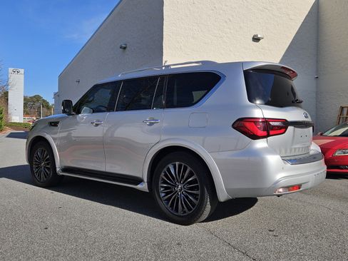 Used 2023 INFINITI QX80 Premium Select w/ All-Season Package image 4