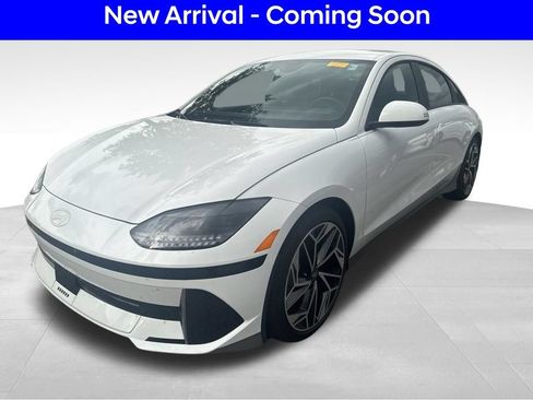 Used 2025 Hyundai Ioniq 6 SEL RWD image 2