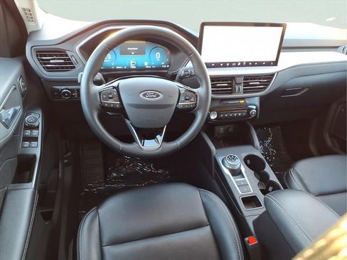 Used 2024 Ford Escape Platinum image 3