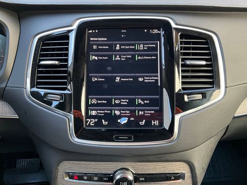 Certified 2022 Volvo XC90 T6 Inscription w/ Lounge Package image 22