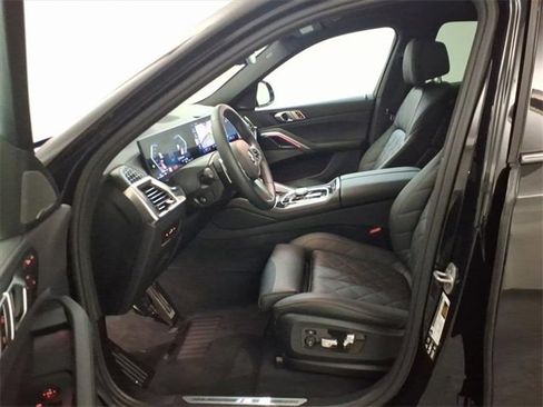 Used 2025 BMW X6 xDrive40i w/ Climate Comfort Package image 21