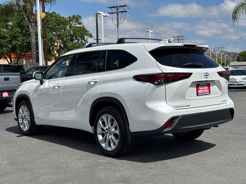 New 2026 Toyota Highlander Limited AWD/4WD image 11
