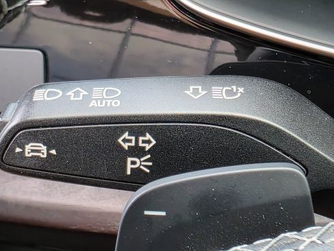 Used 2023 Audi Q8 Premium Plus image 49