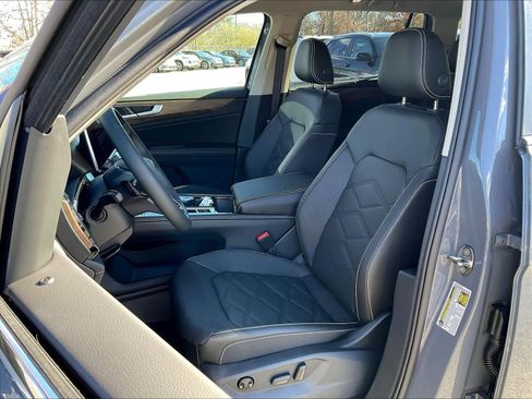 New 2026 Volkswagen Atlas SE image 11