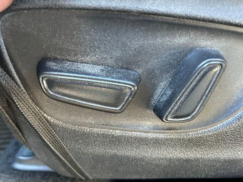 Used 2023 Toyota Highlander LE image 16