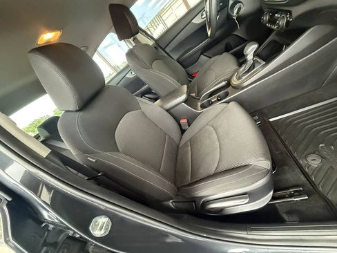 Used 2019 Kia Forte LXS FWD image 19