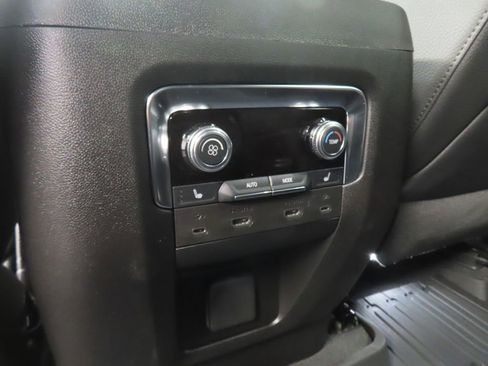 Used 2026 GMC Yukon Denali w/ Denali Reserve Package image 14