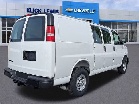 New 2025 Chevrolet Express 3500 w/ Driver Convenience Package image 5