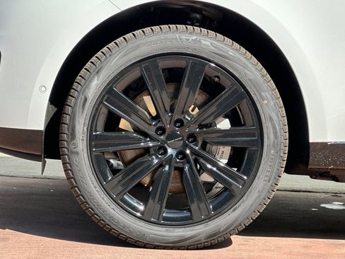 New 2026 Land Rover Range Rover SE image 13