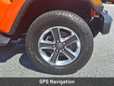 Used 2018 Jeep Wrangler Unlimited Sahara AWD/4WD image 10