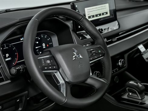 New 2026 Mitsubishi Outlander SE AWD/4WD image 17