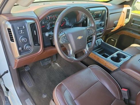 Used 2017 Chevrolet Silverado 1500 High Country image 4