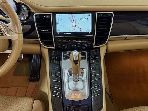 Used 2013 Porsche Panamera 4 image 15