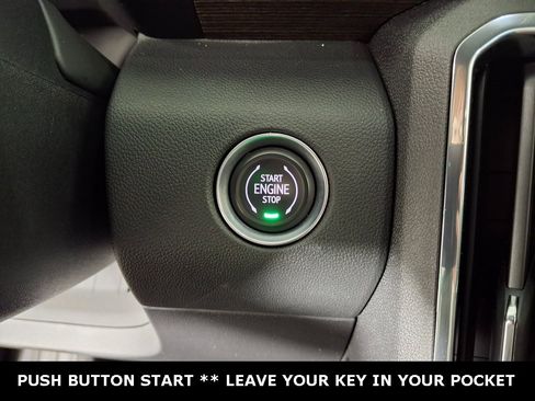 Used 2024 GMC Acadia Denali w/ Super Cruise Package image 16