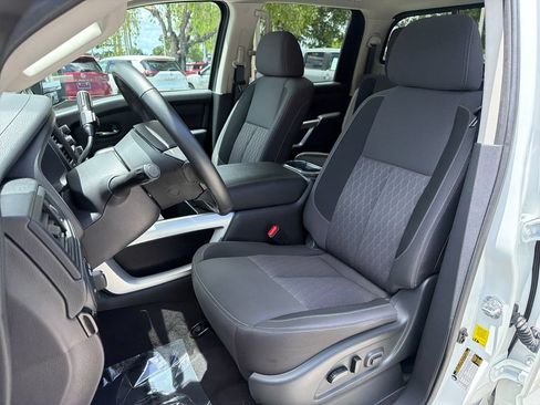 Certified 2024 Nissan Titan SV w/ SV Convenience Package AWD/4WD image 32