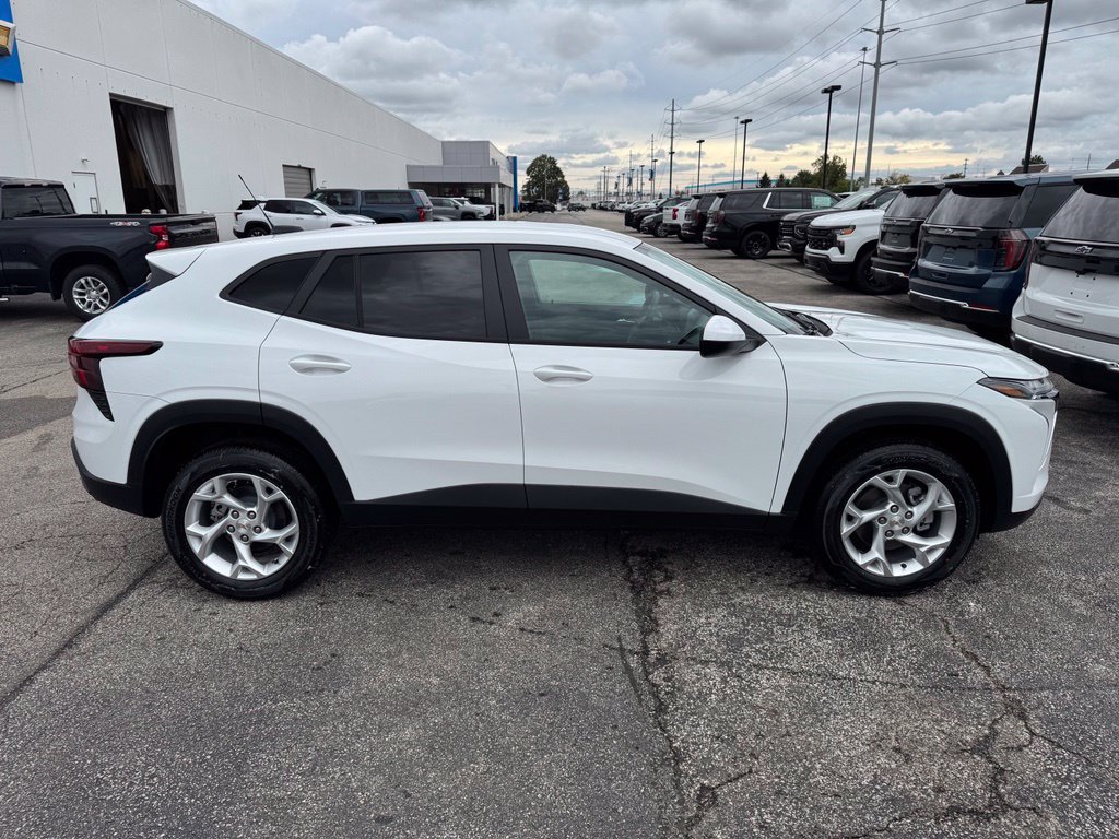 New 2026 Chevrolet Trax LS w/ LS Convenience Package FWD image 8