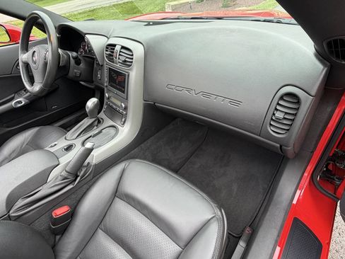 Used 2007 Chevrolet Corvette Coupe w/ Preferred Equipment Group RWD image 36