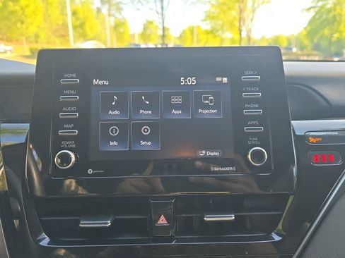 Used 2024 Toyota Camry SE image 20