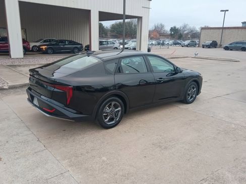 Used 2025 Kia K4 LXS image 9