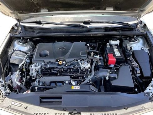 Used 2021 Toyota Camry SE FWD image 9