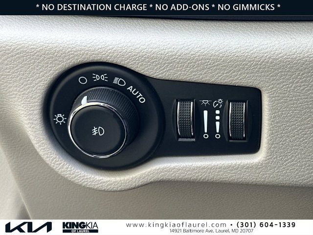 Used 2023 Chrysler Pacifica Touring-L FWD image 14