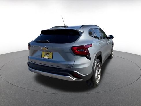 Used 2025 Chevrolet Trax LT image 14
