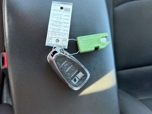 Used 2018 Chevrolet Malibu LS image 20