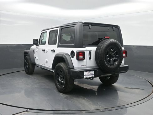Used 2025 Jeep Wrangler Sport image 38