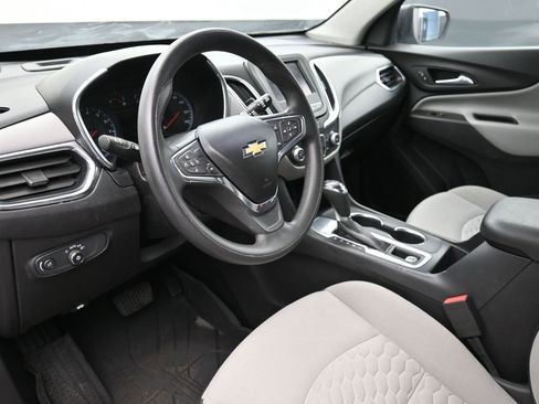 Used 2020 Chevrolet Equinox LS w/ LS Convenience Package image 16
