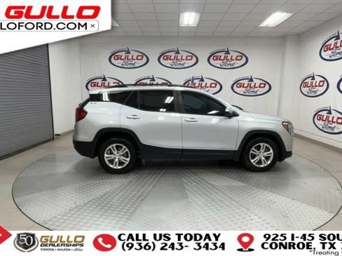 Used 2022 GMC Terrain SLE w/ Driver Convenience Package FWD image 9