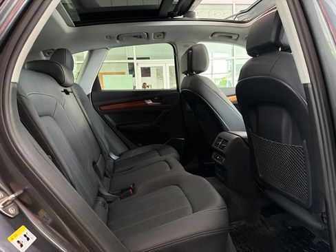 Used 2023 Audi Q5 2.0T Premium w/ Convenience Package AWD/4WD image 13