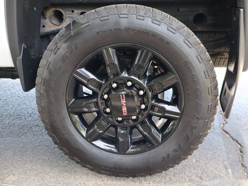 Used 2016 GMC Sierra 2500 Denali w/ Driver Alert Package AWD/4WD image 42