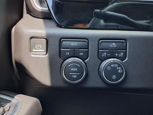 Used 2023 Chevrolet Silverado 1500 LT AWD/4WD image 24