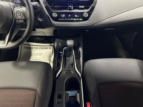 Used 2025 Toyota Corolla SE FWD image 37