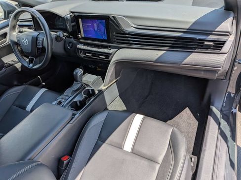 Used 2025 Toyota Camry SE FWD image 31