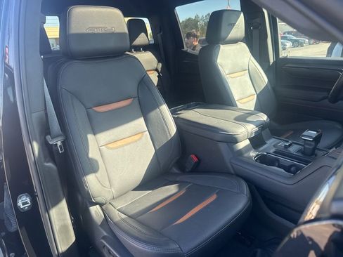 Used 2024 GMC Sierra 1500 AT4 w/ Technology Package image 7