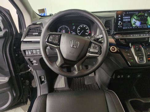 Used 2025 Honda Odyssey Touring image 17