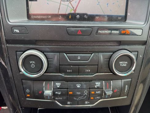 Used 2016 Ford Explorer XLT w/ Equipment Group 202A FWD image 15
