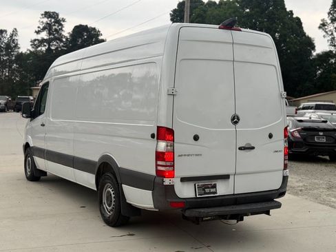 Used 2018 Mercedes-Benz Sprinter 2500 image 9