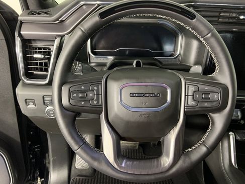 Used 2025 GMC Sierra 1500 Denali Ultimate image 12