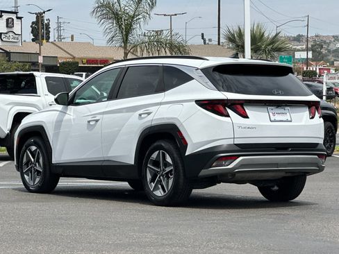 Used 2025 Hyundai Tucson SEL FWD image 3