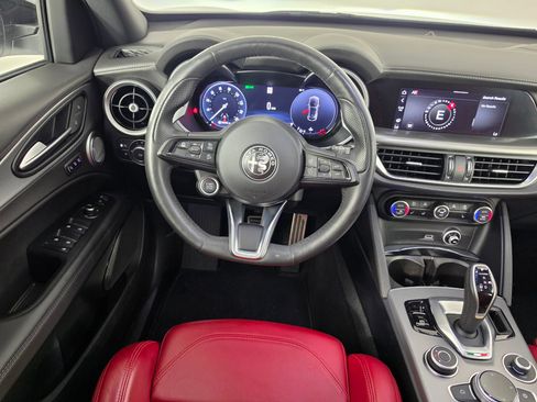 Used 2024 Alfa Romeo Stelvio Veloce AWD/4WD image 35