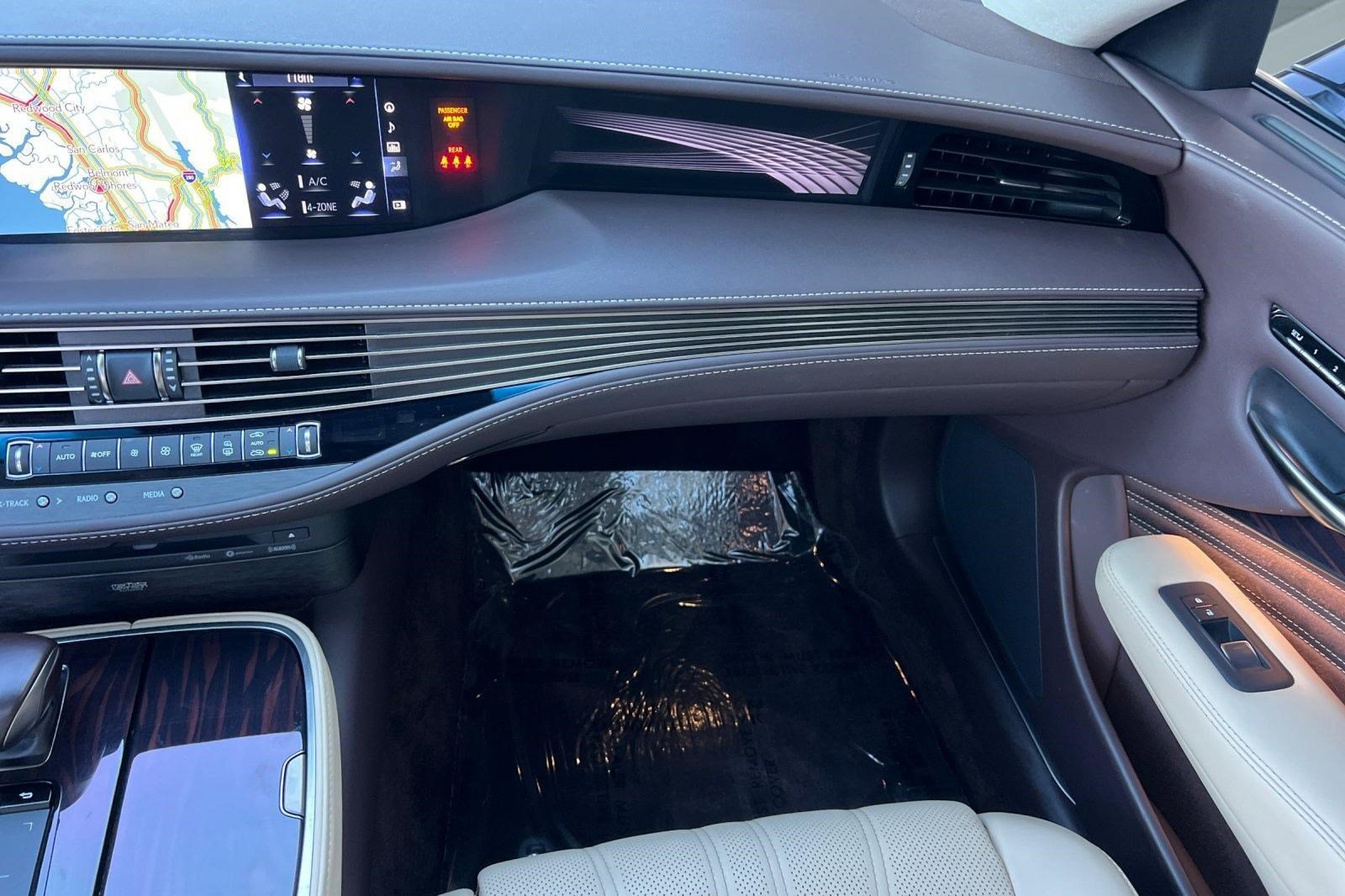 Used 2020 Lexus LS 500h w/ Luxury Package RWD image 30