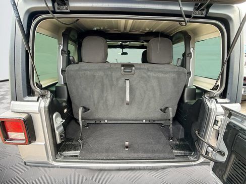 Used 2020 Jeep Wrangler Sport AWD/4WD image 25