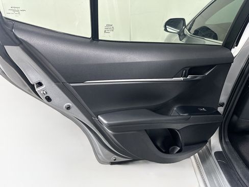 Used 2018 Toyota Camry SE w/ Moonroof Package image 27