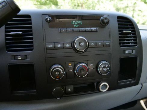 Used 2011 GMC Sierra 1500 W/T RWD image 12
