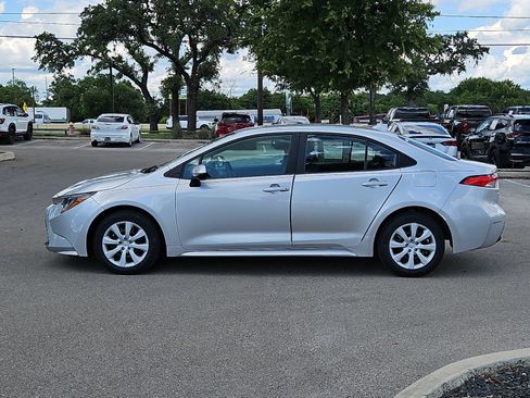 Certified 2024 Toyota Corolla LE FWD image 2